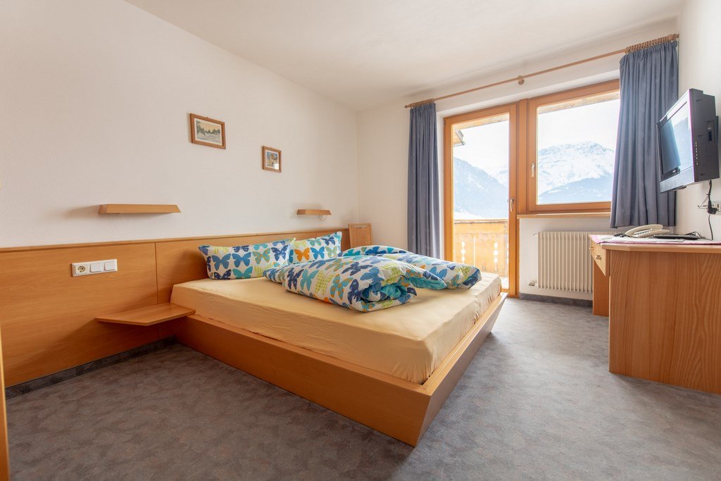 garni_froy_-_doppelzimmer_1.jpg